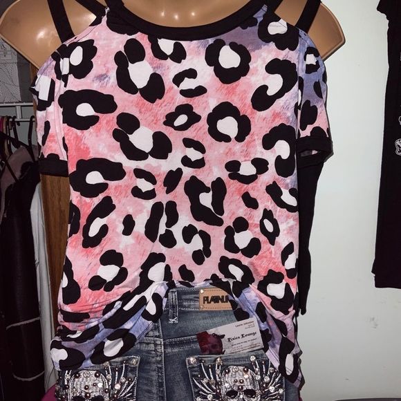 Crisscross Cold Shoulder Tie Dye Top - Picture 3 of 6